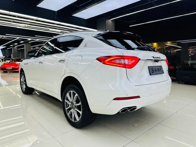 Maserati Levante 2016 3.0T Levante exterior foto 6 Maserati Levante 2016 3.0T Levante exterior foto 6