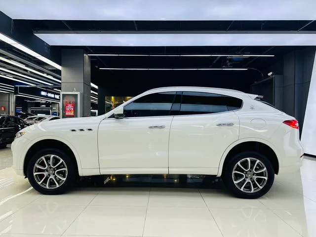 Maserati Levante 2016 3.0T Levante exterior foto 7 Maserati Levante 2016 3.0T Levante exterior foto 7