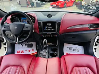 Maserati Levante 2016 3.0T Levante interior foto 14 Maserati Levante 2016 3.0T Levante interior foto 14