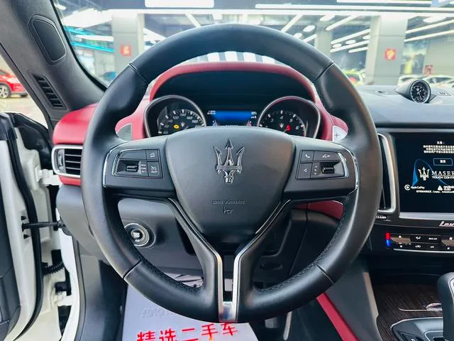 Maserati Levante 2016 3.0T Levante interior foto 15 Maserati Levante 2016 3.0T Levante interior foto 15