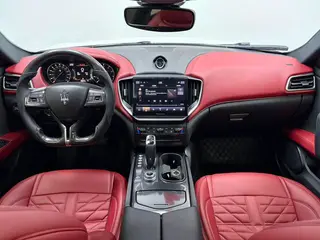 Maserati Ghibli 2022 2.0T GT Sharp Edition interior photo 18 Maserati Ghibli 2022 2.0T GT Sharp Edition interior photo 18