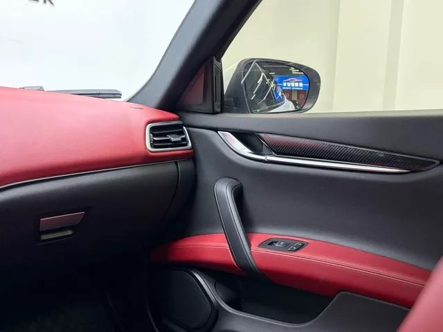 Maserati Ghibli 2022 2.0T GT Sharp Edition interior photo 20 Maserati Ghibli 2022 2.0T GT Sharp Edition interior photo 20