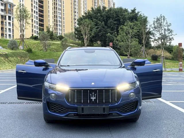 Maserati Levante 2016 3.0T Levante interior photo 9 Maserati Levante 2016 3.0T Levante interior photo 9