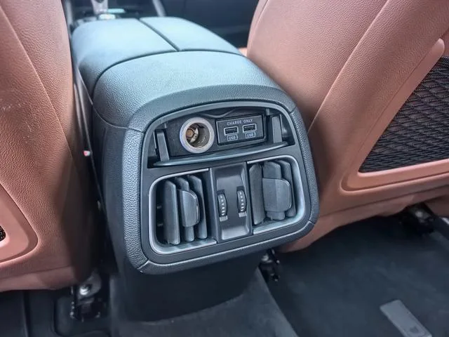 Maserati Levante 2016 3.0T Levante interior photo 10 Maserati Levante 2016 3.0T Levante interior photo 10