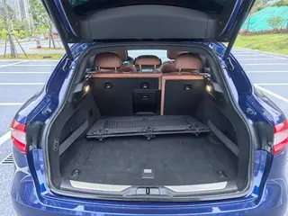 Maserati Levante 2016 3.0T Levante interior photo 11 Maserati Levante 2016 3.0T Levante interior photo 11