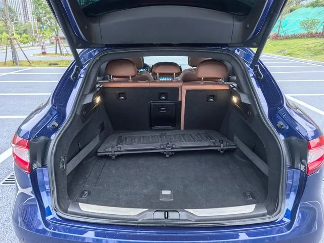 Maserati Levante 2016 3.0T Levante interior photo 11 Maserati Levante 2016 3.0T Levante interior photo 11