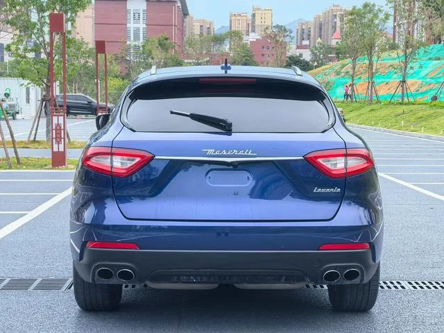 Maserati Levante 2016 3.0T Levante interior photo 14 Maserati Levante 2016 3.0T Levante interior photo 14