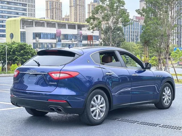 Maserati Levante 2016 3.0T Levante interior photo 15 Maserati Levante 2016 3.0T Levante interior photo 15