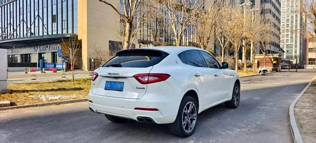 Maserati Levante 2016 3.0T Levante exterior foto 4 Maserati Levante 2016 3.0T Levante exterior foto 4
