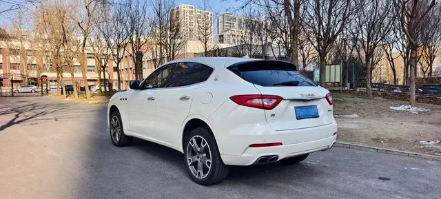 Maserati Levante 2016 3.0T Levante exterior foto 6 Maserati Levante 2016 3.0T Levante exterior foto 6