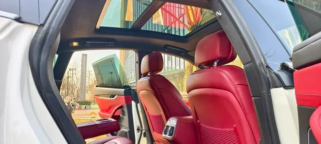 Maserati Levante 2016 3.0T Levante interior foto 11 Maserati Levante 2016 3.0T Levante interior foto 11