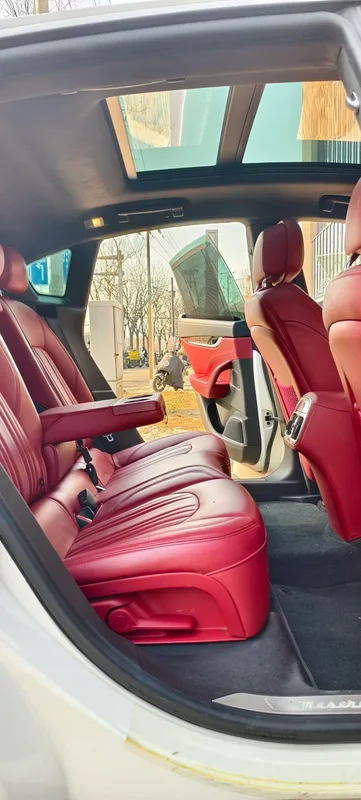 Maserati Levante 2016 3.0T Levante interior foto 12 Maserati Levante 2016 3.0T Levante interior foto 12