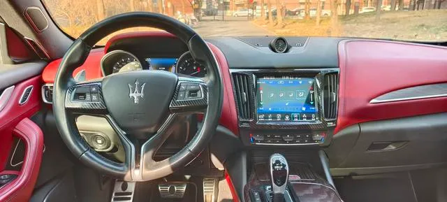 Maserati Levante 2016 3.0T Levante interior foto 17 Maserati Levante 2016 3.0T Levante interior foto 17