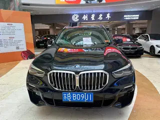 BMW X5 2021 Restyling xDrive30i M Sports suit exterior photo 2 BMW X5 2021 Restyling xDrive30i M Sports suit exterior photo 2