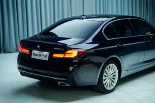 BMW 5 Series 2023 530Li Premium Class Luxury Set interior photo 6 BMW 5 Series 2023 530Li Premium Class Luxury Set interior photo 6