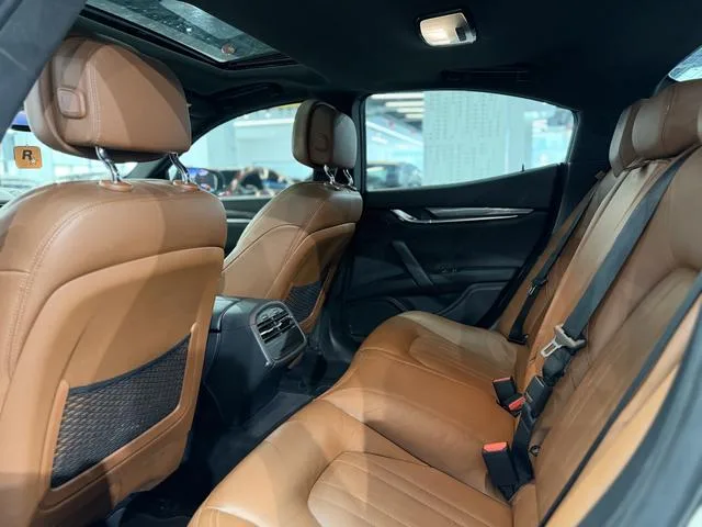 Maserati Ghibli 2017 3.0T Standard Edition interior photo 10 Maserati Ghibli 2017 3.0T Standard Edition interior photo 10
