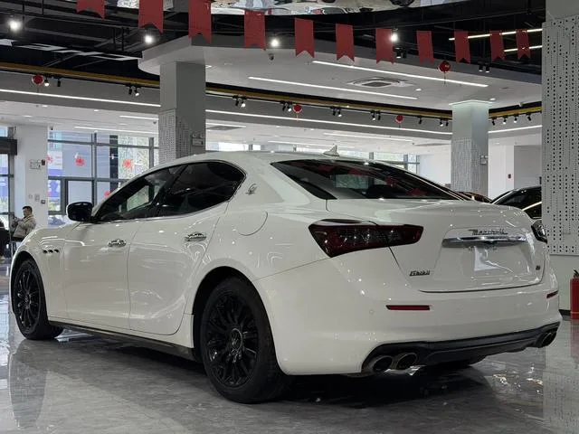 Maserati Ghibli 2017 3.0T Standard Edition interior photo 14 Maserati Ghibli 2017 3.0T Standard Edition interior photo 14