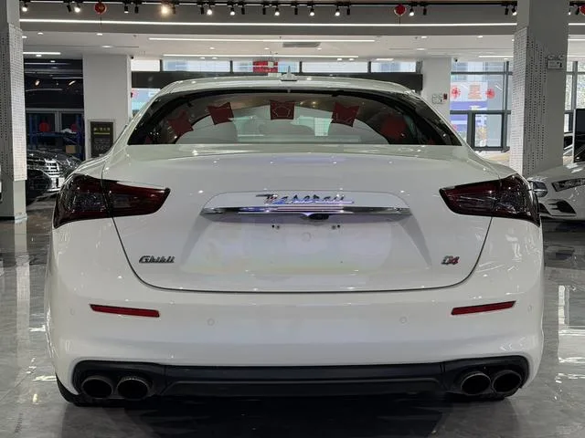 Maserati Ghibli 2017 3.0T Standard Edition interior photo 15 Maserati Ghibli 2017 3.0T Standard Edition interior photo 15