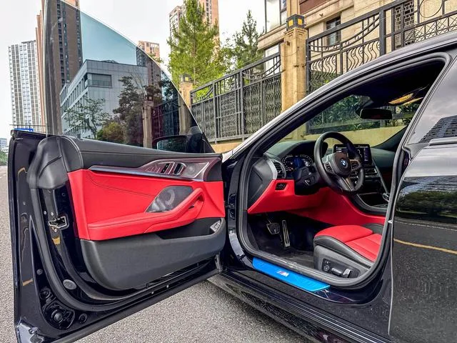 BMW 8 Series 2022 840i xDrive Four-door coupe M Sports suit interior photo 11 BMW 8 Series 2022 840i xDrive Four-door coupe M Sports suit interior photo 11