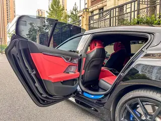 BMW 8 Series 2022 840i xDrive Four-door coupe M Sports suit interior photo 13 BMW 8 Series 2022 840i xDrive Four-door coupe M Sports suit interior photo 13