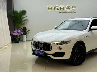 Maserati Levante 2018 3.0T 350Hp Versión estándar exterior foto 2 Maserati Levante 2018 3.0T 350Hp Versión estándar exterior foto 2
