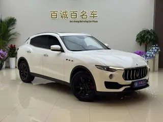 Maserati Levante 2018 3.0T 350Hp Versión estándar exterior foto 3 Maserati Levante 2018 3.0T 350Hp Versión estándar exterior foto 3