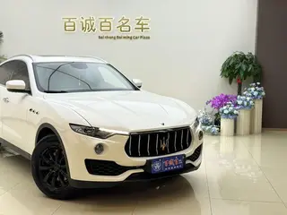 Maserati Levante 2018 3.0T 350Hp Versión estándar exterior foto 4 Maserati Levante 2018 3.0T 350Hp Versión estándar exterior foto 4