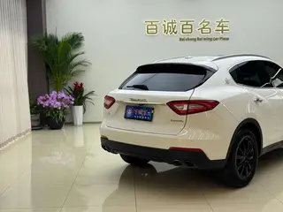 Maserati Levante 2018 3.0T 350Hp Versión estándar exterior foto 6 Maserati Levante 2018 3.0T 350Hp Versión estándar exterior foto 6