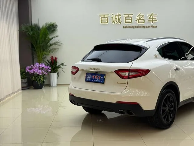 Maserati Levante 2018 3.0T 350Hp Versión estándar exterior foto 6 Maserati Levante 2018 3.0T 350Hp Versión estándar exterior foto 6