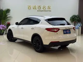 Maserati Levante 2018 3.0T 350Hp Versión estándar exterior foto 7 Maserati Levante 2018 3.0T 350Hp Versión estándar exterior foto 7