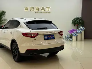 Maserati Levante 2018 3.0T 350Hp Versión estándar exterior foto 8 Maserati Levante 2018 3.0T 350Hp Versión estándar exterior foto 8