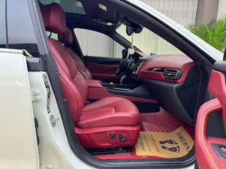 Maserati Levante 2018 3.0T 350Hp Versión estándar interior foto 11 Maserati Levante 2018 3.0T 350Hp Versión estándar interior foto 11