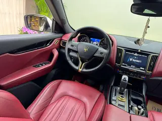Maserati Levante 2018 3.0T 350Hp Versión estándar interior foto 13 Maserati Levante 2018 3.0T 350Hp Versión estándar interior foto 13