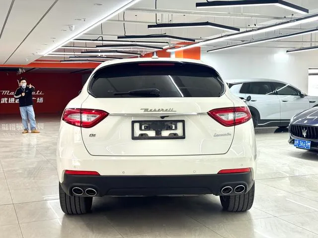 Maserati Levante 2020 3.0T Standard Edition interior photo 8 Maserati Levante 2020 3.0T Standard Edition interior photo 8