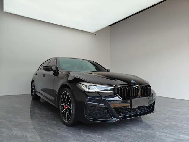 BMW 5 Series 2022 530Li Premium Class M Sports suit exterior photo 3 BMW 5 Series 2022 530Li Premium Class M Sports suit exterior photo 3