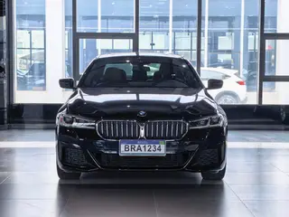 BMW 5 Series 2022 Deuxième lifting 530Li Type de luxe M Ensemble de sport extérieur photo 2 BMW 5 Series 2022 Deuxième lifting 530Li Type de luxe M Ensemble de sport extérieur photo 2