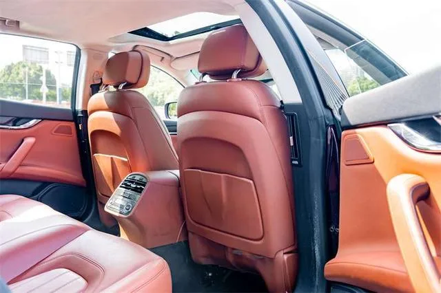 Maserati Quattroporte 2015 3.0T Standard type interior photo 19 Maserati Quattroporte 2015 3.0T Standard type interior photo 19