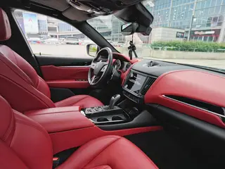 Maserati Levante 2021 3.0T Standard Edition interior photo 8 Maserati Levante 2021 3.0T Standard Edition interior photo 8