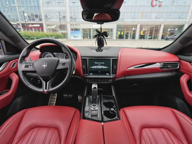 Maserati Levante 2021 3.0T Standard Edition interior photo 9 Maserati Levante 2021 3.0T Standard Edition interior photo 9