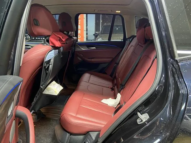 BMW X3 2022 xDrive30i Premium Class M Obsidian Night Suit interior photo 8 BMW X3 2022 xDrive30i Premium Class M Obsidian Night Suit interior photo 8