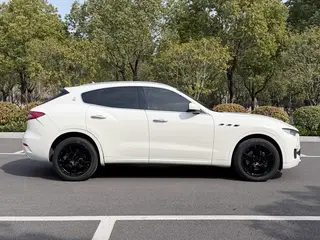 Maserati Levante 2016 3.0T Levante exterior photo 4 Maserati Levante 2016 3.0T Levante exterior photo 4