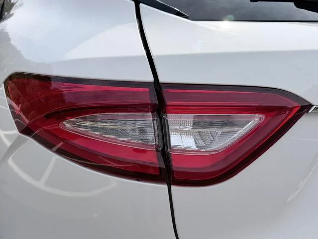 Maserati Levante 2016 3.0T Levante interior photo 11 Maserati Levante 2016 3.0T Levante interior photo 11