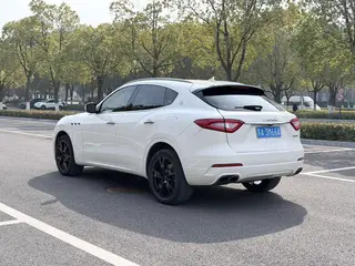 Maserati Levante 2016 3.0T Levante interior photo 12 Maserati Levante 2016 3.0T Levante interior photo 12