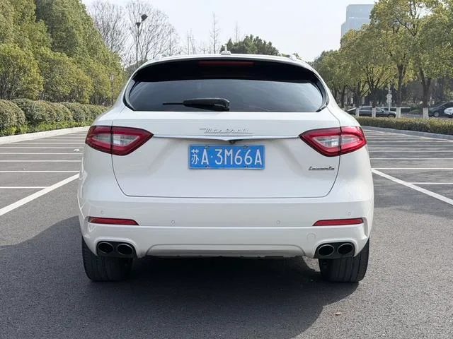 Maserati Levante 2016 3.0T Levante interior photo 13 Maserati Levante 2016 3.0T Levante interior photo 13