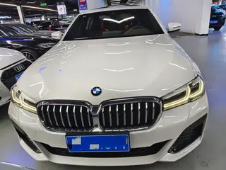 BMW 5 Series 2022 525Li M Sports suit exterior photo 2 BMW 5 Series 2022 525Li M Sports suit exterior photo 2