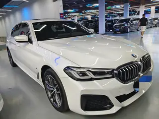 BMW 5 Series 2022 525Li M Sports suit exterior photo 3 BMW 5 Series 2022 525Li M Sports suit exterior photo 3