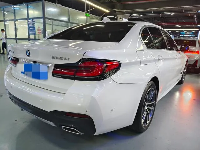 BMW 5 Series 2022 525Li M Sports suit exterior photo 4 BMW 5 Series 2022 525Li M Sports suit exterior photo 4