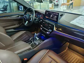 BMW 5 Series 2022 525Li M Sports suit interior photo 12 BMW 5 Series 2022 525Li M Sports suit interior photo 12