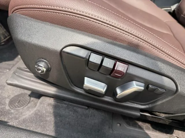 BMW X1 2021 sDrive25Li Leading Type interior photo 14 BMW X1 2021 sDrive25Li Leading Type interior photo 14