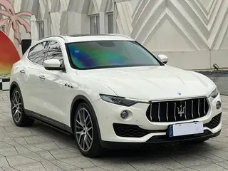 Maserati Levante 2018 3.0T Classic Edition exterior photo 3 Maserati Levante 2018 3.0T Classic Edition exterior photo 3